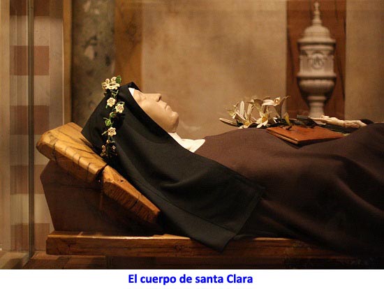 El cuerpo de santa Clara